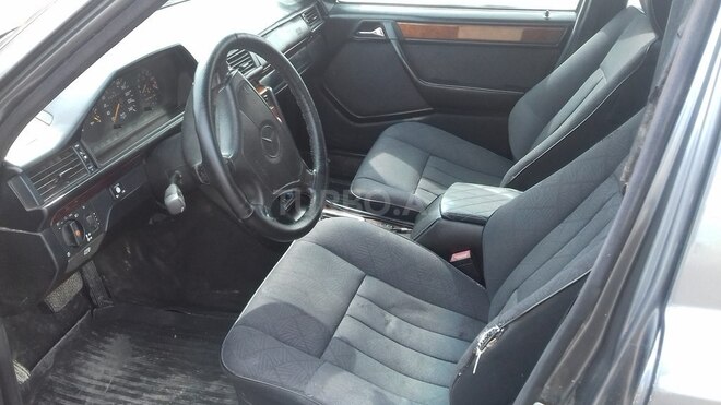 Mercedes E 220 1994, 395,851 km - 2.2 l - Bakı