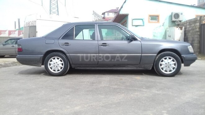 Mercedes E 220 1994, 395,851 km - 2.2 l - Bakı