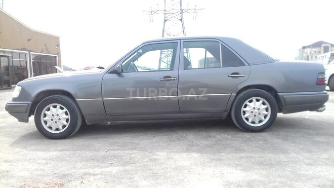 Mercedes E 220 1994, 395,851 km - 2.2 l - Bakı