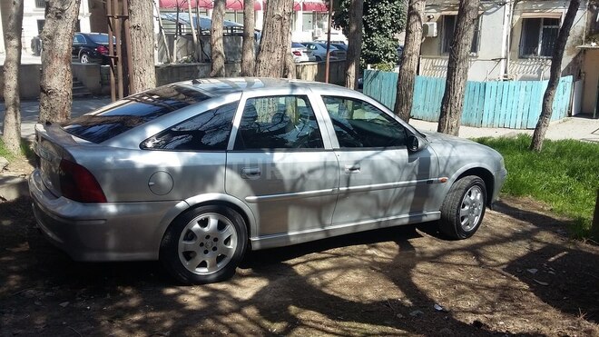 Opel Vectra 1999, 290,000 km - 2.0 l - Bakı