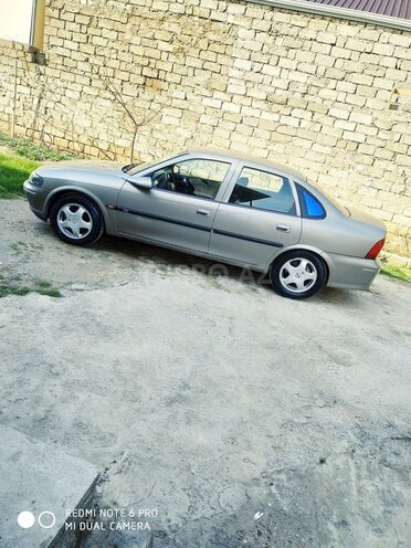 Opel Vectra 1996, 320,000 km - 1.6 l - Bakı