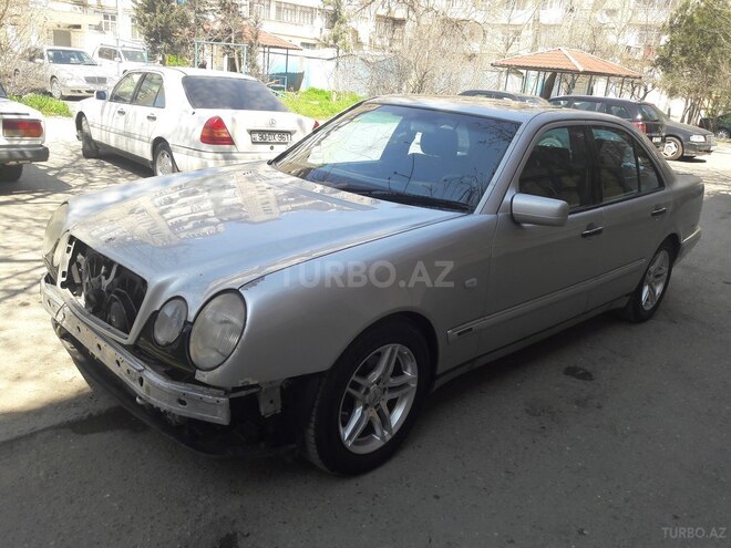 Mercedes E 240 1998, 328,475 km - 2.4 л - Bakı