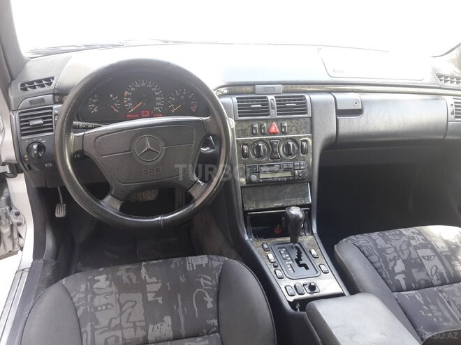 Mercedes E 240 1998, 328,475 km - 2.4 л - Bakı