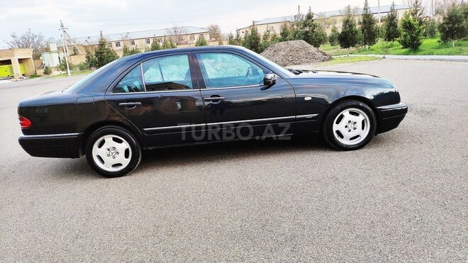 Mercedes E 240 1998, 295,300 km - 2.4 l - Ucar