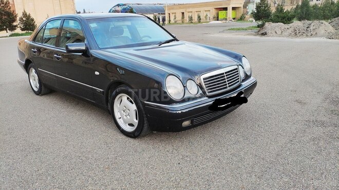 Mercedes E 240 1998, 295,300 km - 2.4 l - Ucar