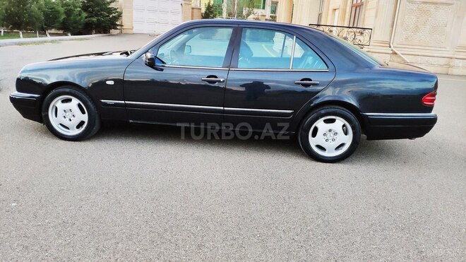 Mercedes E 240 1998, 295,300 km - 2.4 l - Ucar