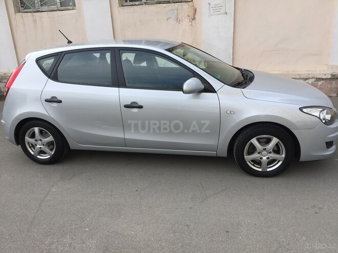 Hyundai i30 2009, 195,000 km - 1.4 л - Bakı