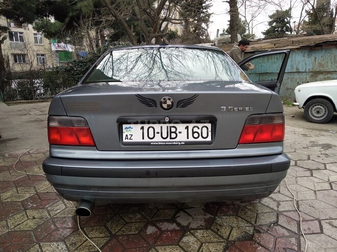 BMW 318 1995, 297,000 km - 2.0 л - Bakı