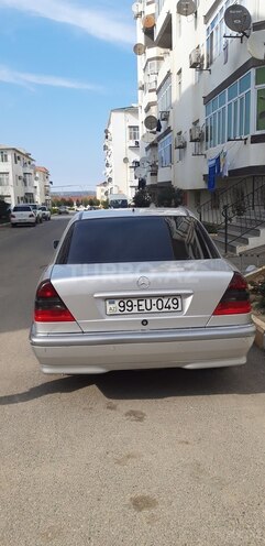 Mercedes C 240 2000, 234,000 km - 2.4 l - Bakı