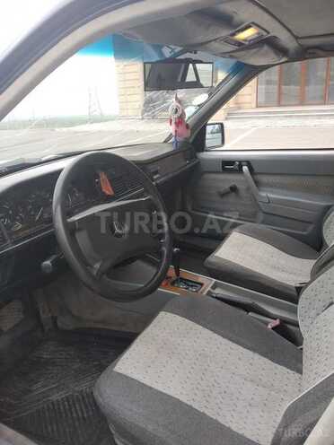 Mercedes 190 1990, 300,000 km - 2.0 l - İsmayıllı