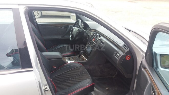 Mercedes E 240 2000, 180,000 km - 2.4 l - Gəncə