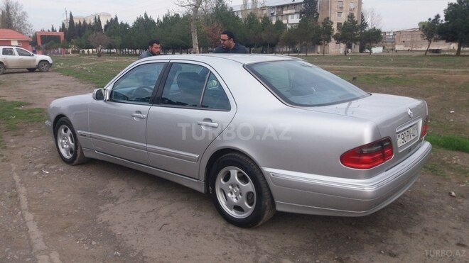 Mercedes E 240 2000, 180,000 km - 2.4 l - Gəncə