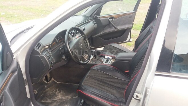 Mercedes E 240 2000, 180,000 km - 2.4 l - Gəncə
