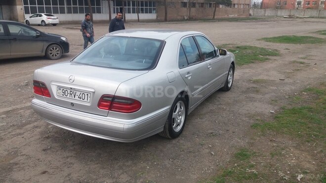 Mercedes E 240 2000, 180,000 km - 2.4 l - Gəncə