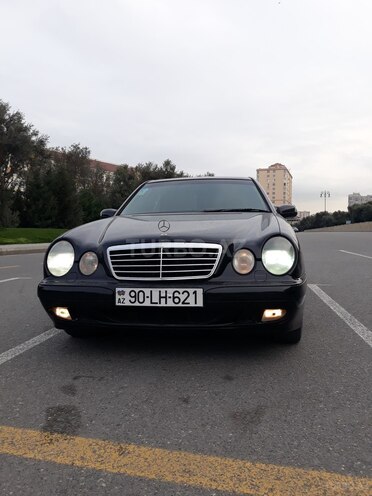 Mercedes E 220 2000, 330,000 km - 2.2 l - Bakı