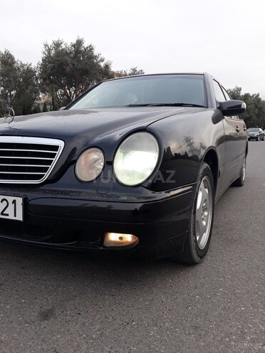 Mercedes E 220 2000, 330,000 km - 2.2 l - Bakı