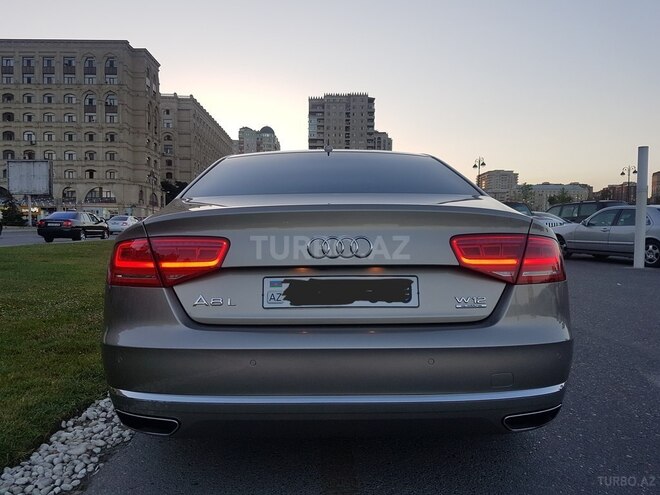 Audi A8 2011, 72,000 km - 6.3 l - Bakı