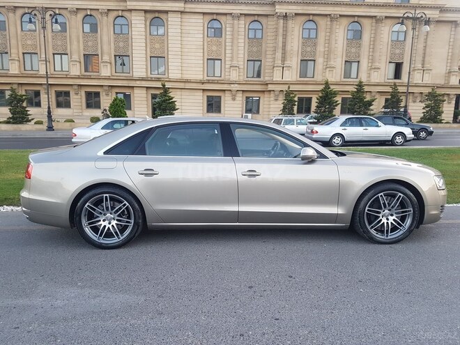 Audi A8 2011, 72,000 km - 6.3 l - Bakı