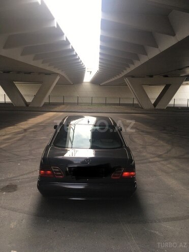 Mercedes E 220 2000, 390,000 km - 2.2 л - Bakı