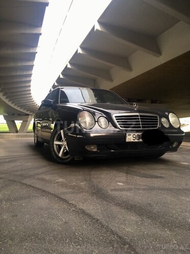Mercedes E 220 2000, 390,000 km - 2.2 л - Bakı