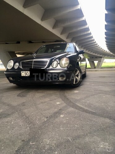 Mercedes E 220 2000, 390,000 km - 2.2 л - Bakı