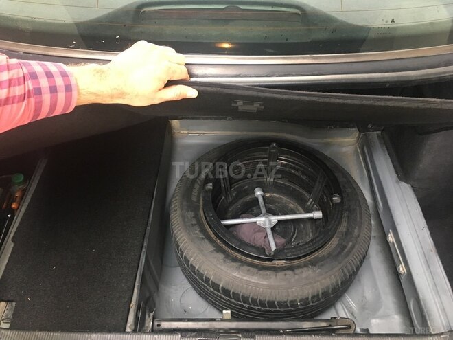 Mercedes E 220 2000, 390,000 km - 2.2 л - Bakı
