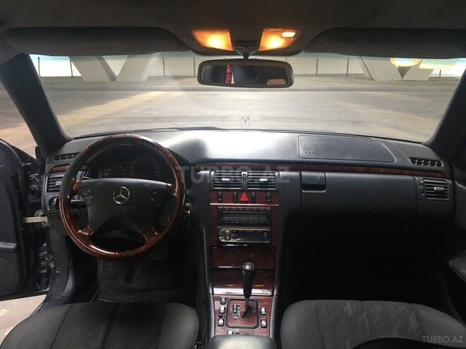 Mercedes E 220 2000, 390,000 km - 2.2 л - Bakı