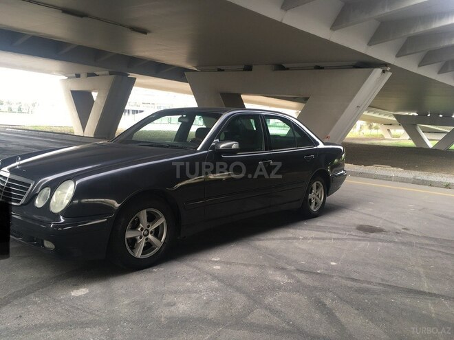 Mercedes E 220 2000, 390,000 km - 2.2 л - Bakı
