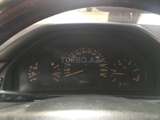 Mercedes E 220 2000, 390,000 km - 2.2 л - Bakı