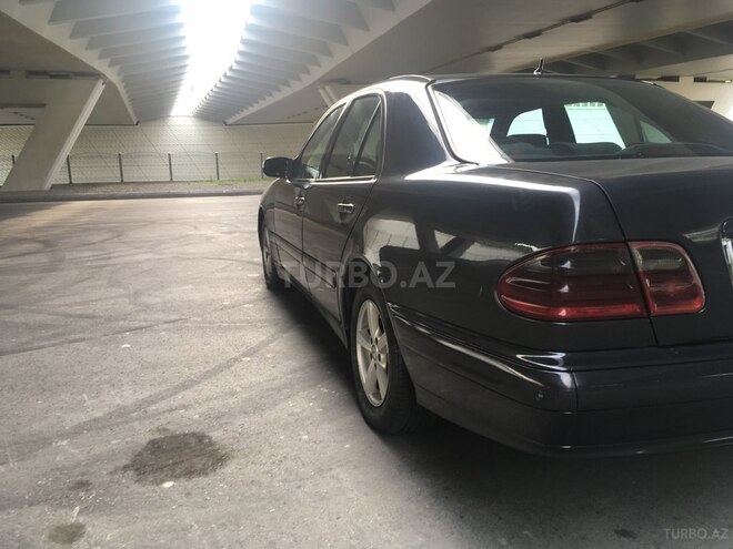 Mercedes E 220 2000, 390,000 km - 2.2 л - Bakı