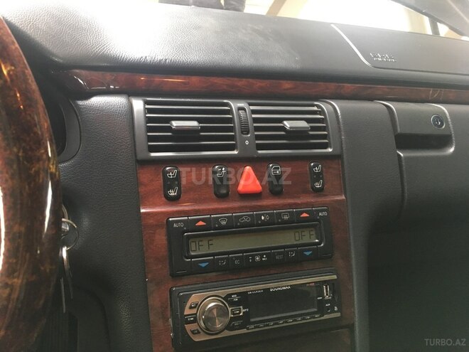 Mercedes E 220 2000, 390,000 km - 2.2 л - Bakı