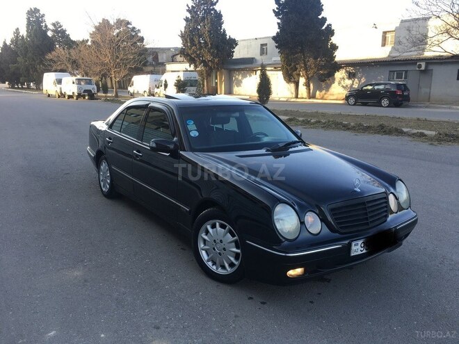 Mercedes E 220 2000, 300,430 km - 2.2 л - Bakı