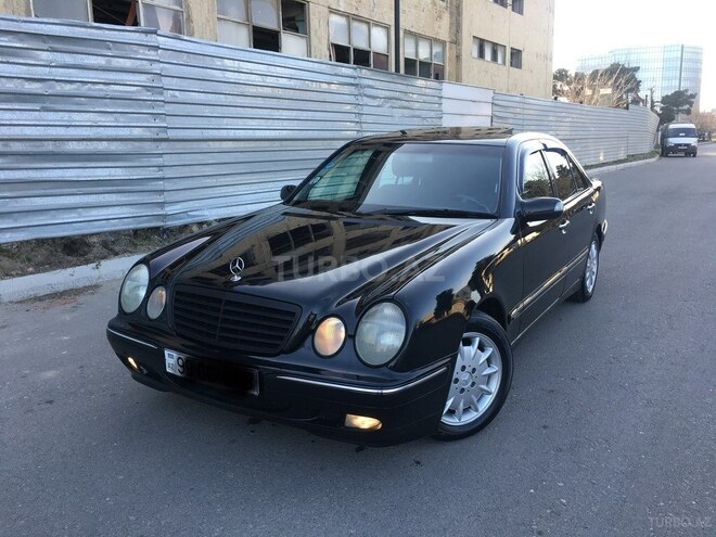 Mercedes E 220 2000, 300,430 km - 2.2 л - Bakı