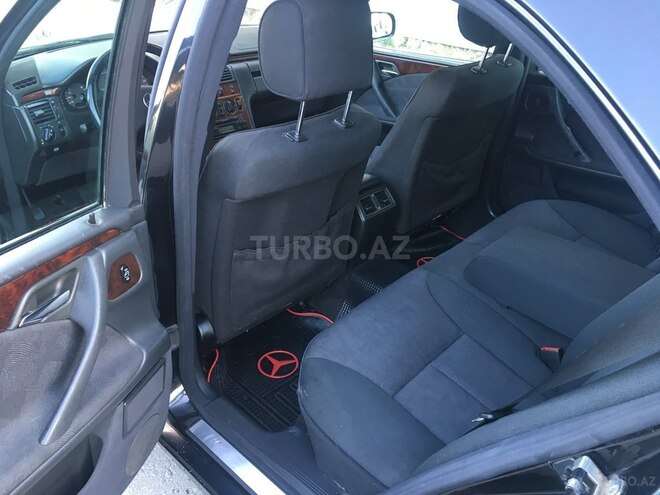 Mercedes E 220 2000, 300,430 km - 2.2 л - Bakı