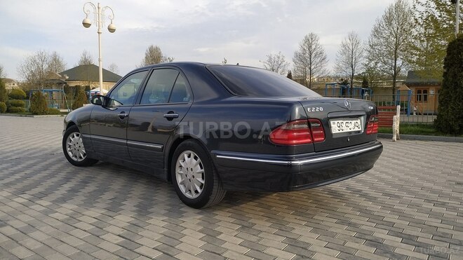 Mercedes E 220 2001, 262,000 km - 2.2 l - Bərdə