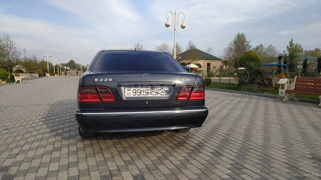 Mercedes E 220 2001, 262,000 km - 2.2 l - Bərdə