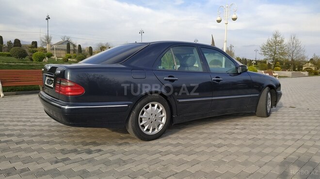 Mercedes E 220 2001, 262,000 km - 2.2 l - Bərdə