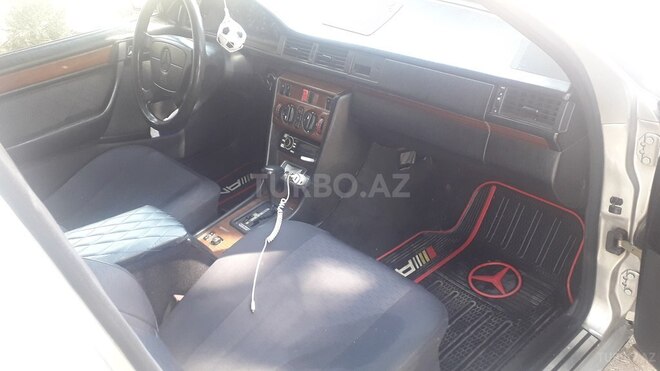 Mercedes E 220 1993, 210,000 km - 2.2 l - Sumqayıt