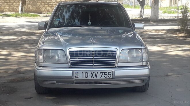 Mercedes E 220 1993, 210,000 km - 2.2 l - Sumqayıt