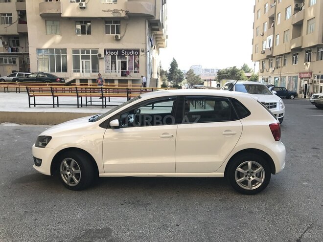 Volkswagen Polo 2011, 220,000 km - 1.4 l - Bakı
