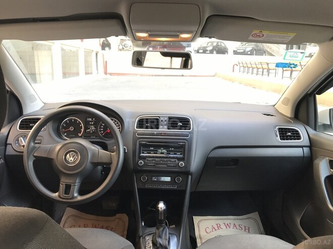 Volkswagen Polo 2011, 220,000 km - 1.4 l - Bakı