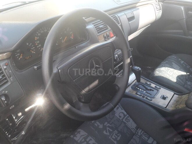 Mercedes E 220 1998, 438,063 km - 2.2 l - Bakı
