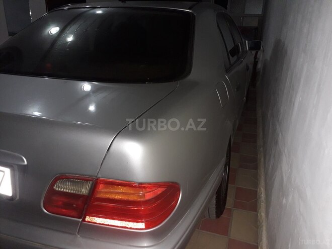 Mercedes E 240 1998, 321,000 km - 2.4 l - Gəncə
