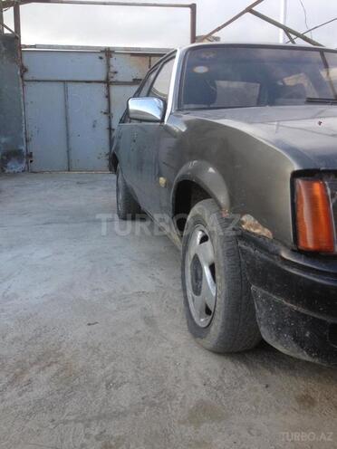 Opel  1985, 369,215 km - 1.6 l - Sumqayıt