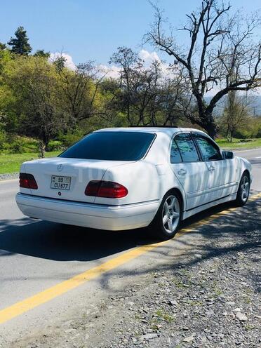 Mercedes E 240 1999, 250,000 km - 2.4 l - Zaqatala