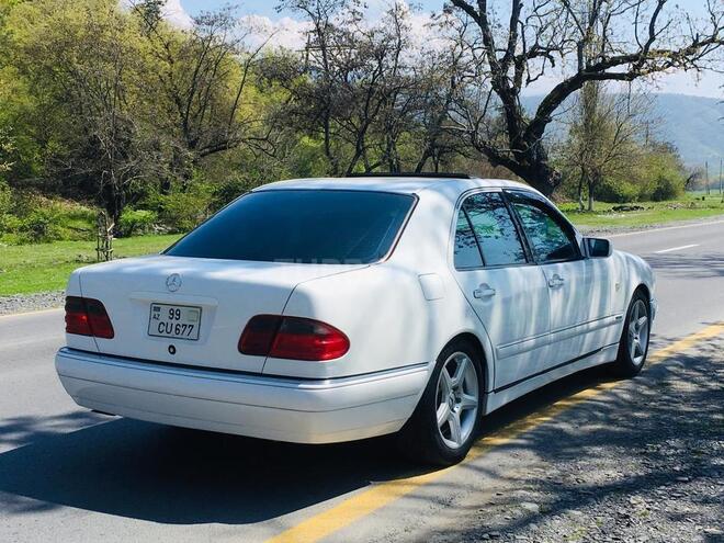 Mercedes E 240 1999, 250,000 km - 2.4 l - Zaqatala