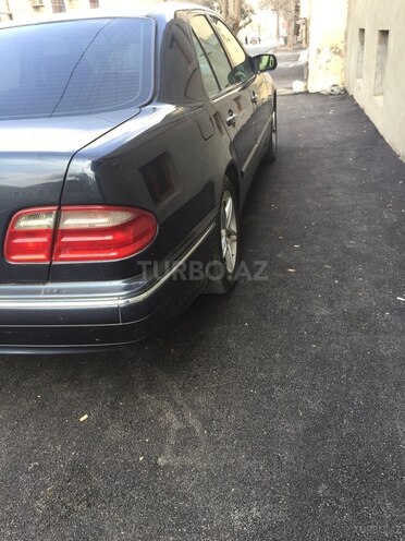 Mercedes E 240 2000, 232,800 km - 2.4 l - Gəncə