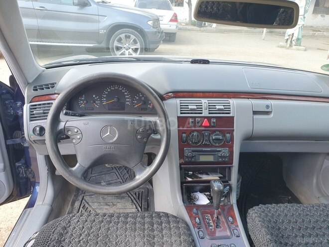Mercedes E 200 2000, 268,486 km - 2.0 л - Bakı