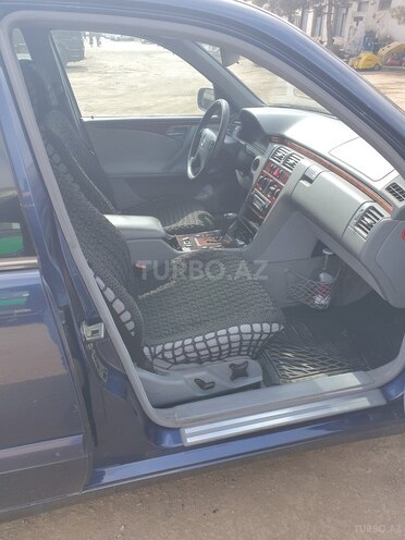 Mercedes E 200 2000, 268,486 km - 2.0 л - Bakı