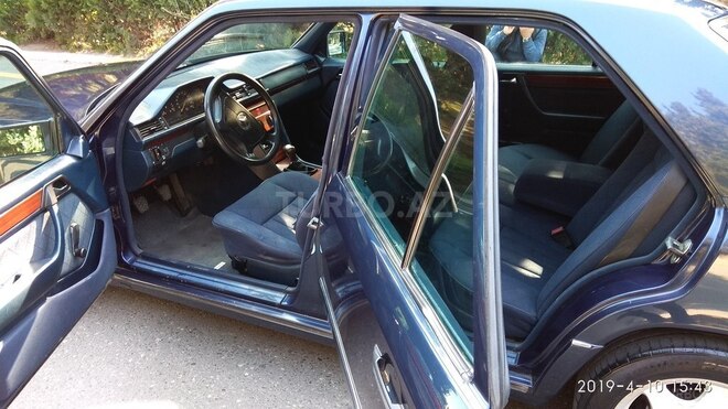 Mercedes E 200 1994, 245,000 km - 2.0 l - Sumqayıt